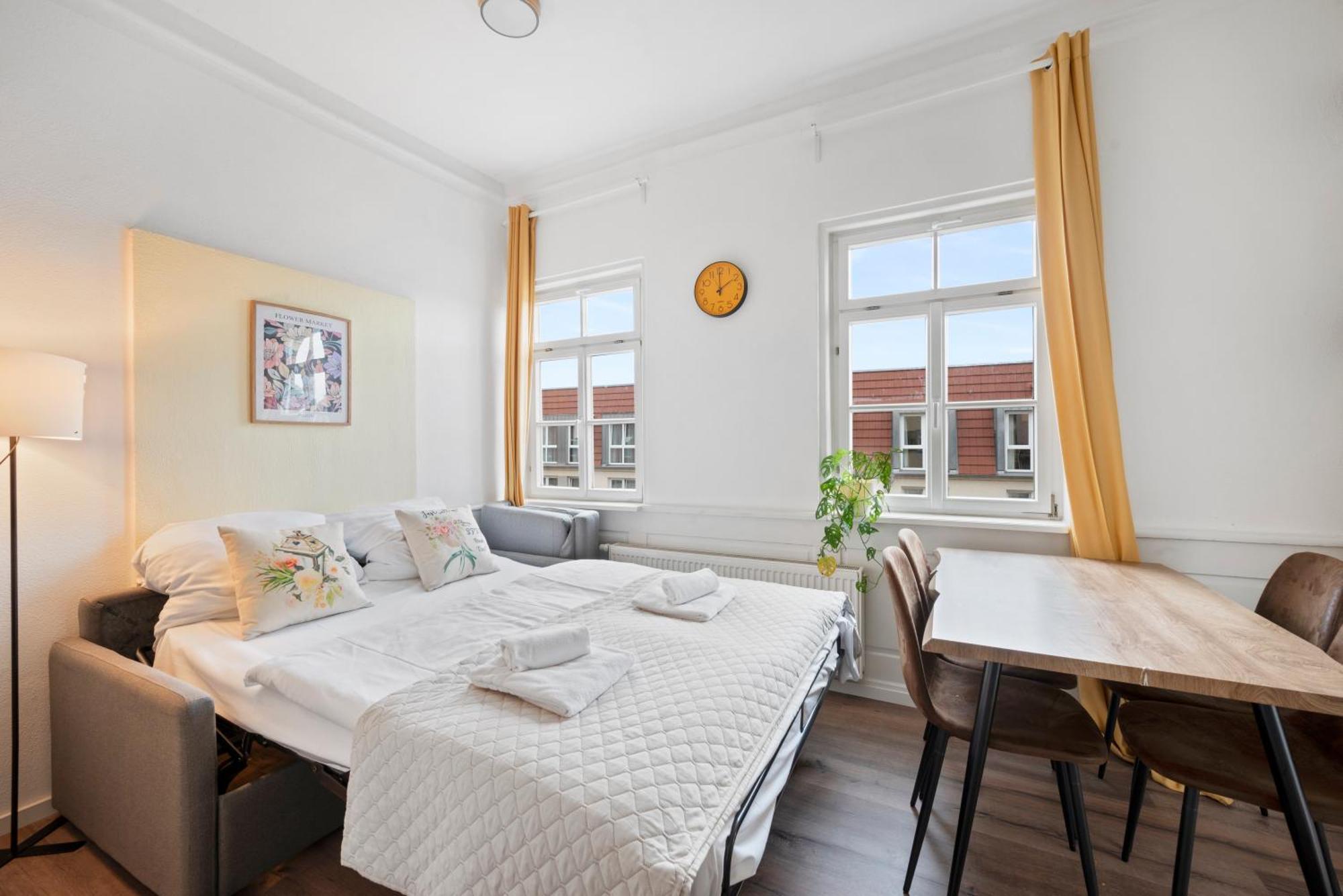 Backhome - Suite L - Parkhaus - Fantastische Schlosslage - Smarttv - Waschmaschine - Netflix - 50Qm - 24H Checkin- Apartment 3 Ludwigsburg Exterior foto